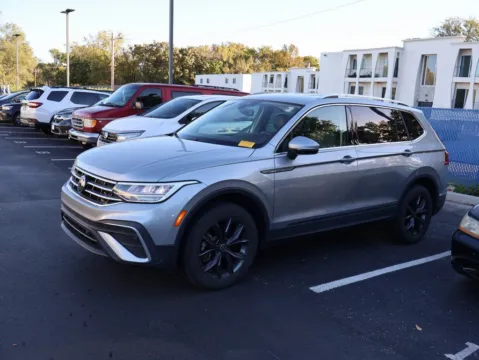 More photos of 2022 Volkswagen Tiguan SE at Jay Wolfe Honda, MO