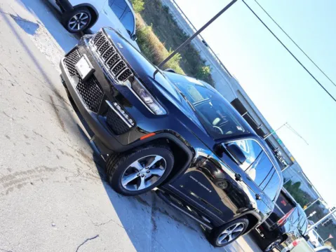 Another view of 2023 Jeep Grand Cherokee Limited for sale in Kansas City, MO at Jay Wolfe Honda