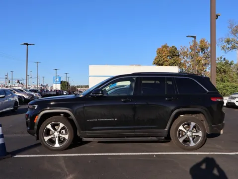More photos of 2023 Jeep Grand Cherokee Limited at Jay Wolfe Honda, MO