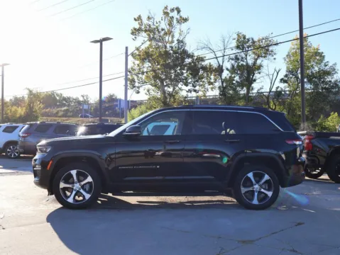More photos of 2023 Jeep Grand Cherokee Limited at Jay Wolfe Honda, MO
