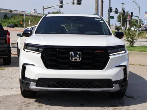 Photos of 2025 Honda Pilot TrailSport for sale in Kansas City, MO at Jay Wolfe Honda