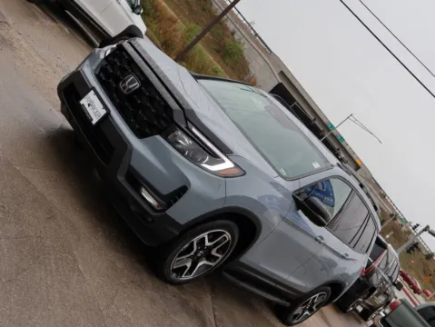 Another view of 2023 Honda Passport Elite for sale in Kansas City, MO at Jay Wolfe Honda