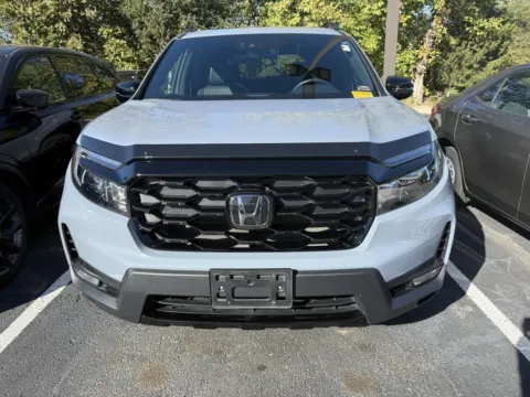 Photos of 2023 Honda Passport Elite for sale in Kansas City, MO at Jay Wolfe Honda