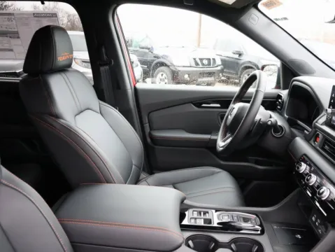More photos of 2025 Honda Pilot TrailSport at Jay Wolfe Honda, MO