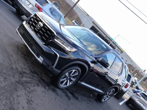 Another view of 2025 Honda Pilot Touring for sale in Kansas City, MO at Jay Wolfe Honda