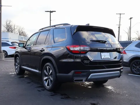 More photos of 2025 Honda Pilot Touring at Jay Wolfe Honda, MO