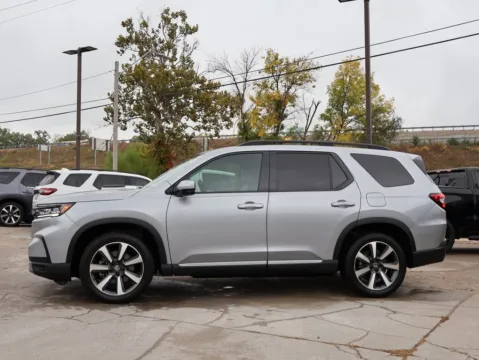 More photos of 2023 Honda Pilot Elite at Jay Wolfe Honda, MO