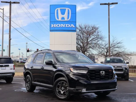 Black 2025 Honda Pilot TrailSport for sale in Kansas City, MO