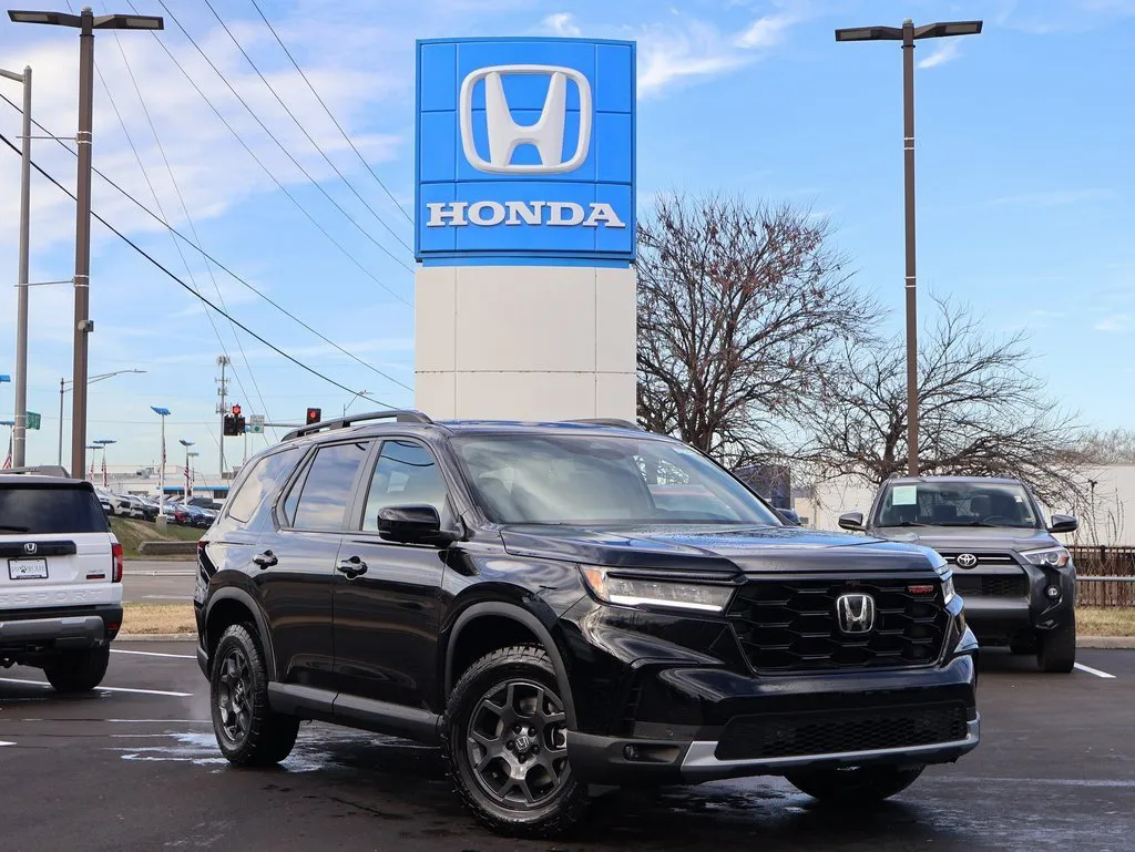 2025 Honda Pilot TrailSport's photo