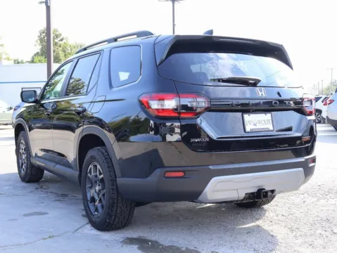 More photos of 2025 Honda Pilot TrailSport at Jay Wolfe Honda, MO