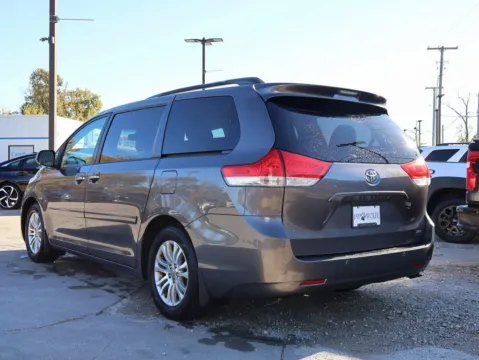 More photos of 2011 Toyota Sienna Ltd at Jay Wolfe Honda, MO