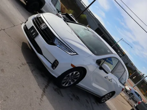 Another view of 2023 Honda Odyssey EX-L for sale in Kansas City, MO at Jay Wolfe Honda