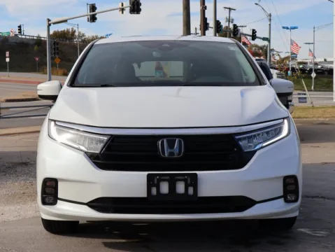 Photos of 2023 Honda Odyssey EX-L for sale in Kansas City, MO at Jay Wolfe Honda