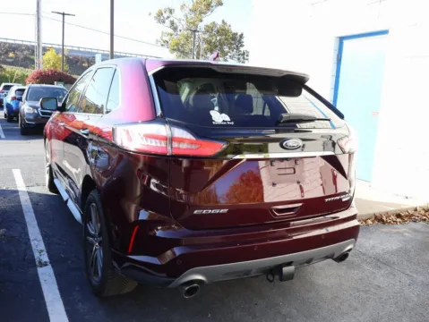 More photos of 2019 Ford Edge Titanium at Jay Wolfe Honda, MO