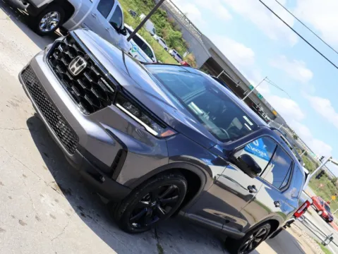 Another view of 2025 Honda Pilot Black Edition for sale in Kansas City, MO at Jay Wolfe Honda