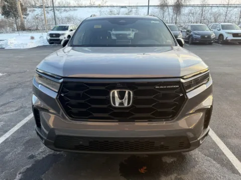 Photos of 2025 Honda Pilot Black Edition for sale in Kansas City, MO at Jay Wolfe Honda