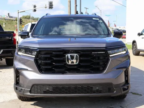 Photos of 2025 Honda Pilot Black Edition for sale in Kansas City, MO at Jay Wolfe Honda