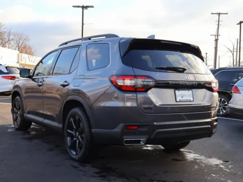 More photos of 2025 Honda Pilot Black Edition at Jay Wolfe Honda, MO