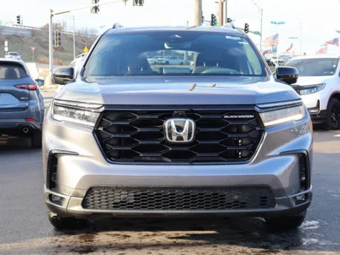Photos of 2025 Honda Pilot Black Edition for sale in Kansas City, MO at Jay Wolfe Honda