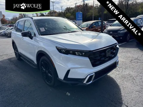 White 2023 Honda CR-V Hybrid Sport Touring for sale in Kansas City, MO