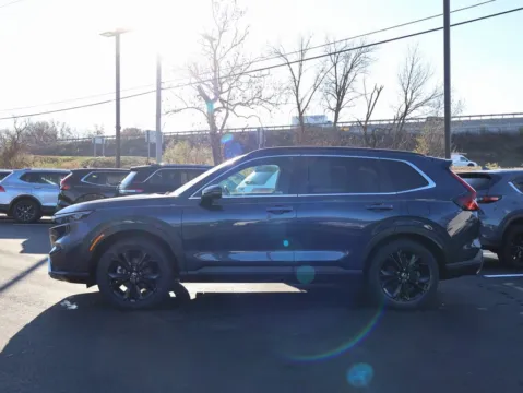 More photos of 2023 Honda CR-V Hybrid Sport Touring at Jay Wolfe Honda, MO