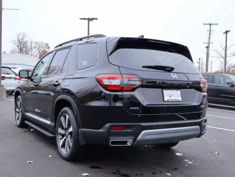 More photos of 2023 Honda Pilot Elite at Jay Wolfe Honda, MO