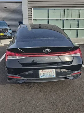 More photos of 2022 Hyundai Elantra SEL at Ford Longview, WA