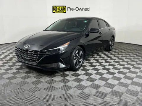 Black 2022 Hyundai Elantra SEL for sale in Longview, WA