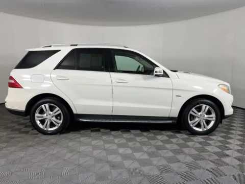 More photos of 2012 Mercedes-Benz M-Class ML 350 at Ford Longview, WA