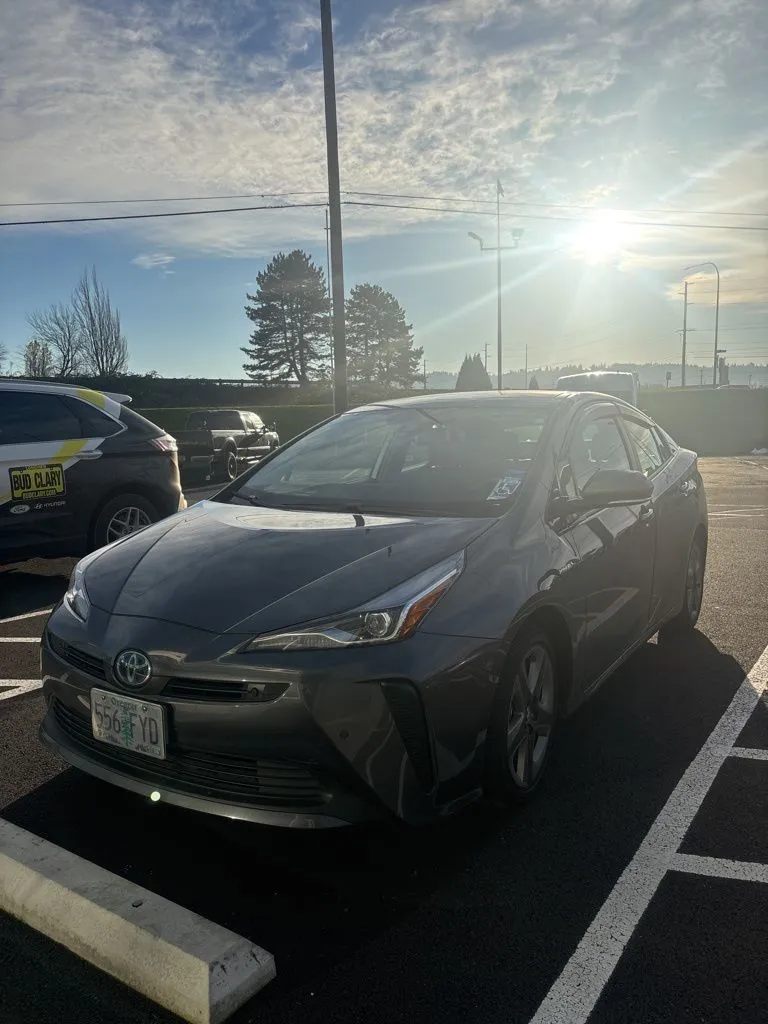 Gray 2020 Toyota Prius L for sale in Longview, WA