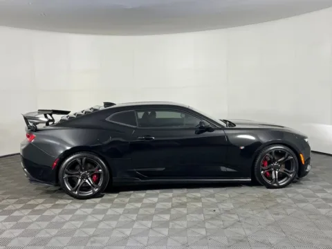 More photos of 2017 Chevrolet Camaro SS at Ford Longview, WA