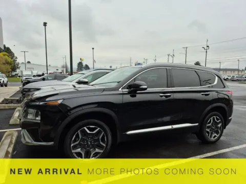 More photos of 2023 Hyundai Santa Fe Hybrid SEL Premium at Ford Longview, WA