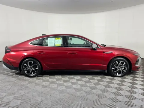 More photos of 2024 Hyundai Sonata SEL at Ford Longview, WA