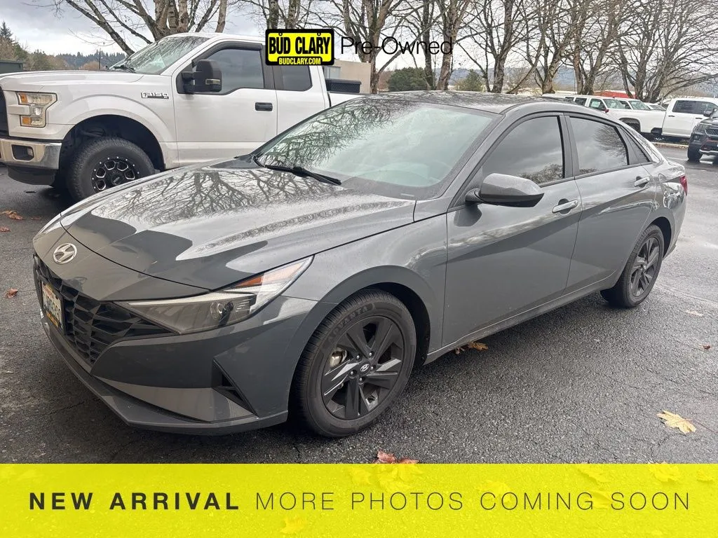 Gray 2023 Hyundai Elantra SEL for sale in Longview, WA