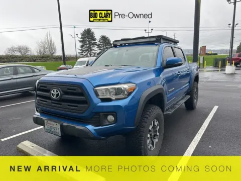Blue 2017 Toyota Tacoma TRD Off-Road for sale in Longview, WA