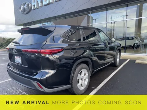 Another view of 2023 Toyota Highlander L for sale in Longview, WA at Ford Longview