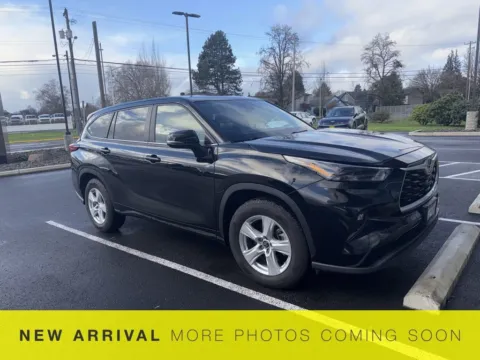 Photos of 2023 Toyota Highlander L for sale in Longview, WA at Ford Longview