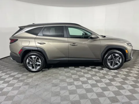More photos of 2026 Hyundai Tucson Plug-In Hybrid SEL at Bud Clary Ford Longview, WA