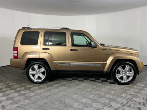 More photos of 2012 Jeep Liberty Limited Jet Edition at Bud Clary Ford Longview, WA