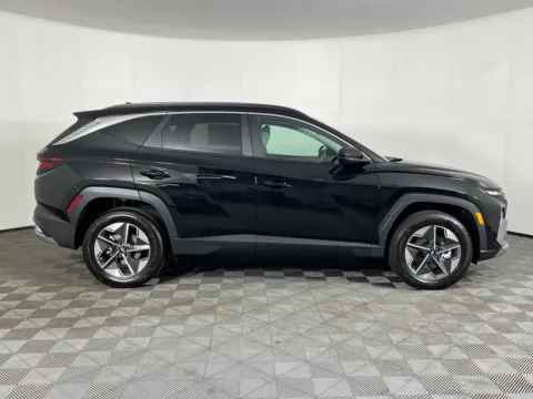 More photos of 2026 Hyundai Tucson Hybrid SEL at Bud Clary Ford Longview, WA