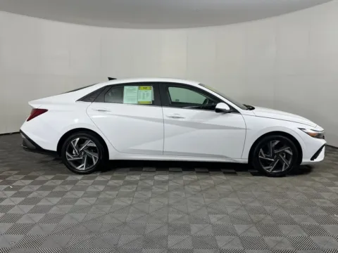 More photos of 2025 Hyundai Elantra Hybrid Limited at Bud Clary Ford Longview, WA