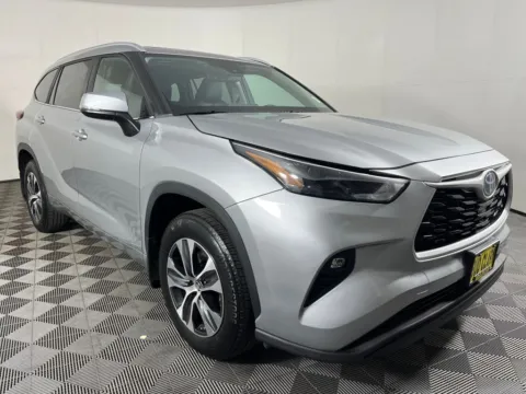 Another view of 2023 Toyota Highlander Hybrid XLE for sale in Longview, WA at Bud Clary Ford Longview
