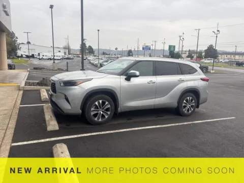 Another view of 2023 Toyota Highlander Hybrid XLE for sale in Longview, WA at Bud Clary Ford Longview