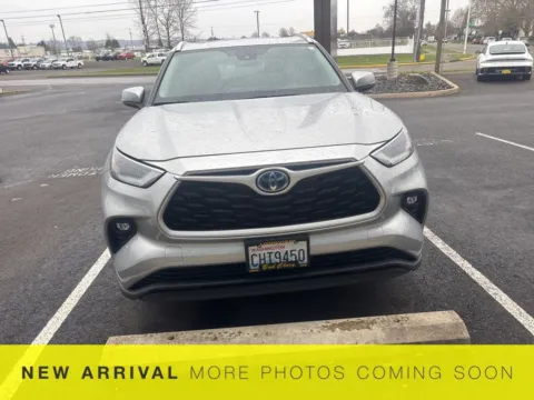 Photos of 2023 Toyota Highlander Hybrid XLE for sale in Longview, WA at Bud Clary Ford Longview