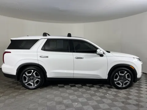 More photos of 2023 Hyundai Palisade Limited at Bud Clary Ford Longview, WA
