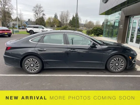 More photos of 2023 Hyundai Sonata Hybrid Limited at Bud Clary Ford Longview, WA