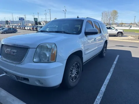 White 2007 GMC Yukon XL Denali for sale in Longview, WA