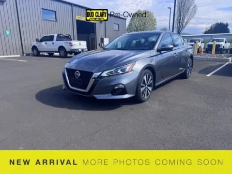 Silver 2022 Nissan Altima 2.5 SL for sale in Longview, WA