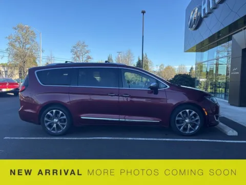 More photos of 2017 Chrysler Pacifica Limited at Bud Clary Ford Longview, WA