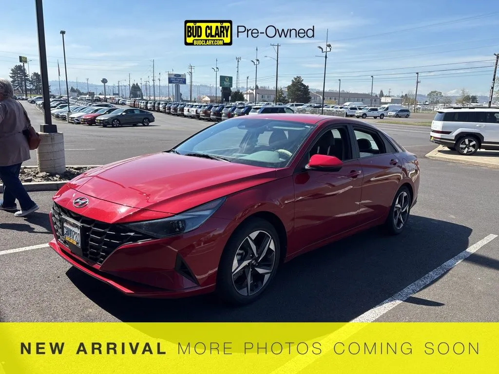 Red 2023 Hyundai Elantra SEL for sale in Longview, WA